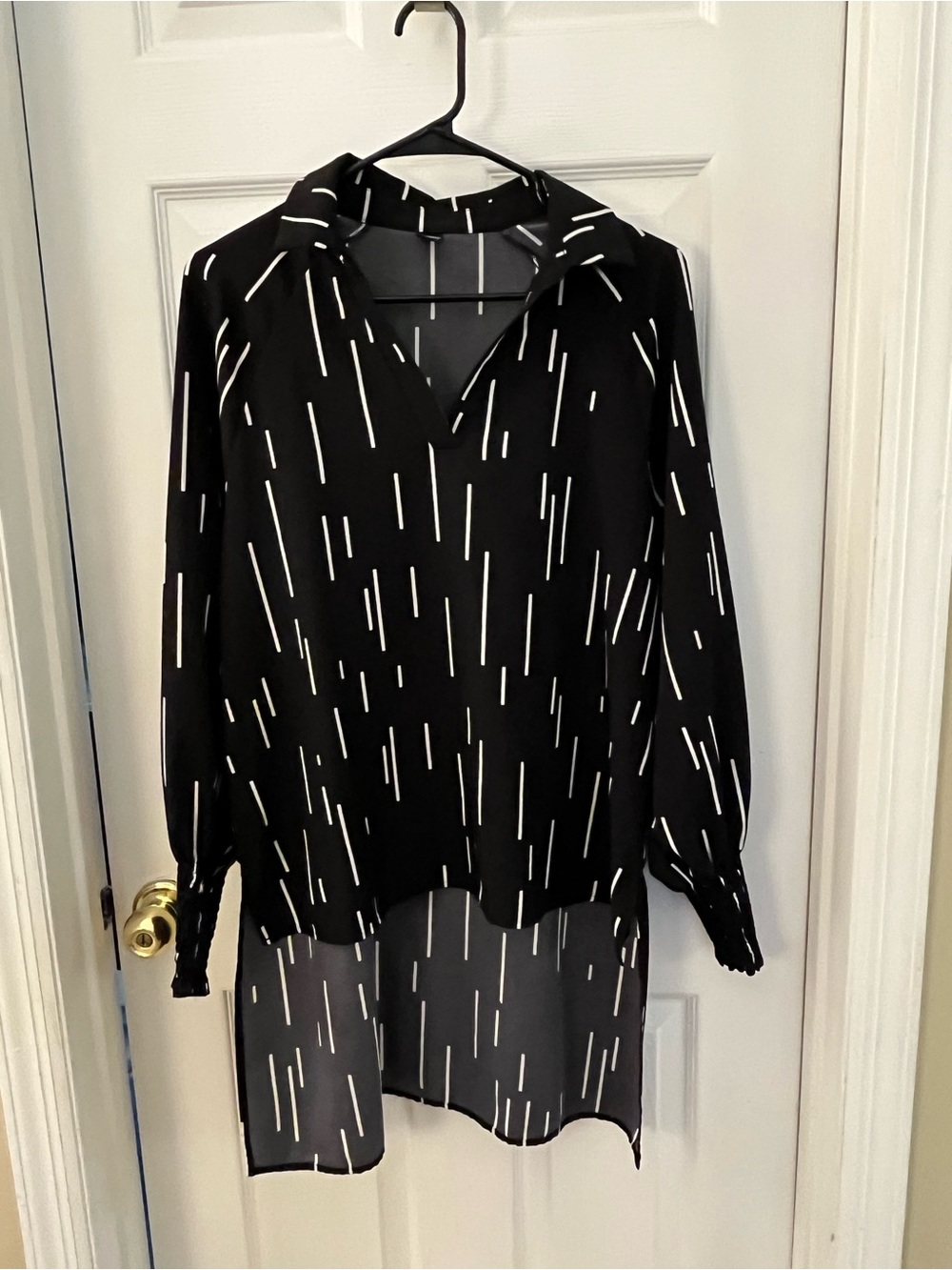 Black & White Longline V-Neck Sheer Tunic Top